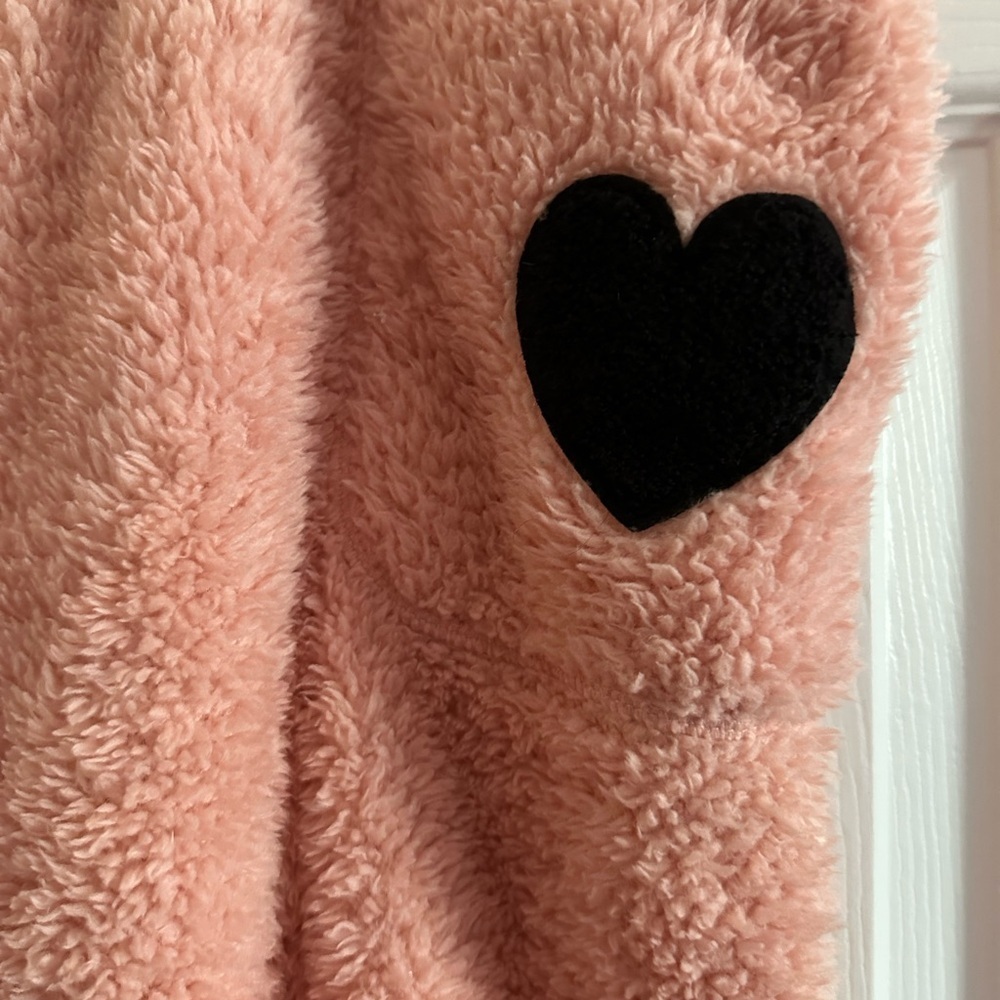 No Boundaries Pink with Black Heart Juniors Puppet Plush Joggers SZ: L (11-13) - Picture 4 of 5